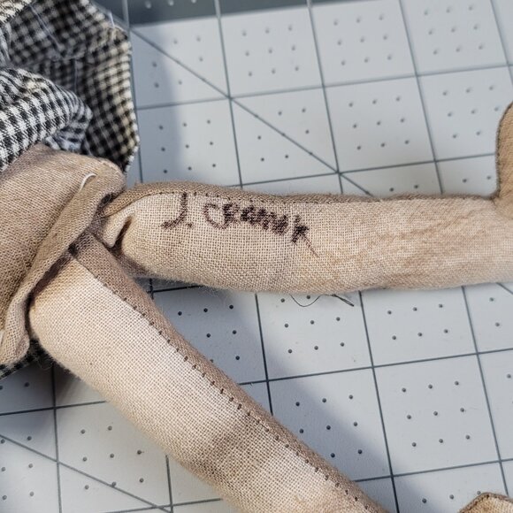 Vintage 10.5" Handmade Primitive Spring Easter Bunny Rabbit Signed - Picture 2 of 3